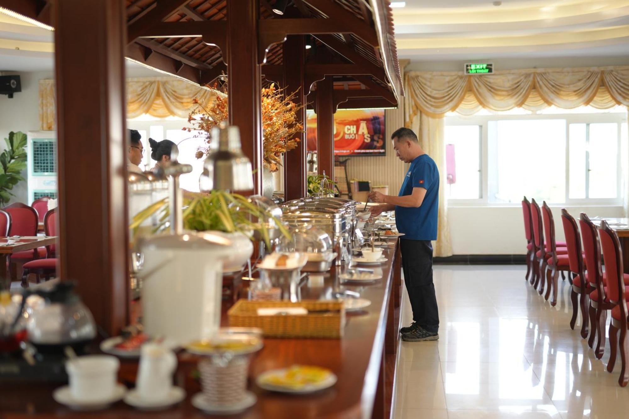 Pleiku & Em Hotel By Gia Lai Tourist Exterior photo