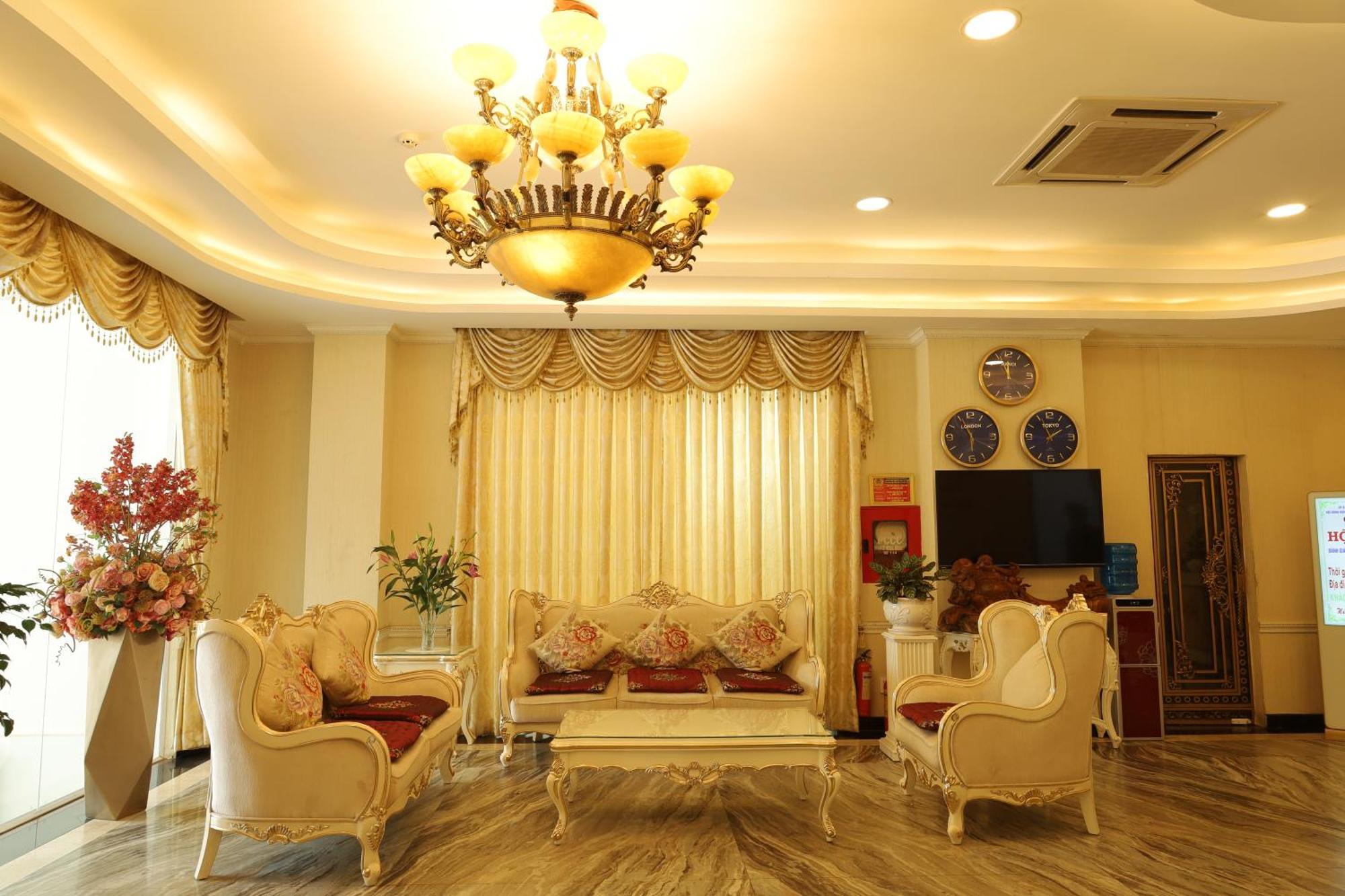 Pleiku & Em Hotel By Gia Lai Tourist Exterior photo
