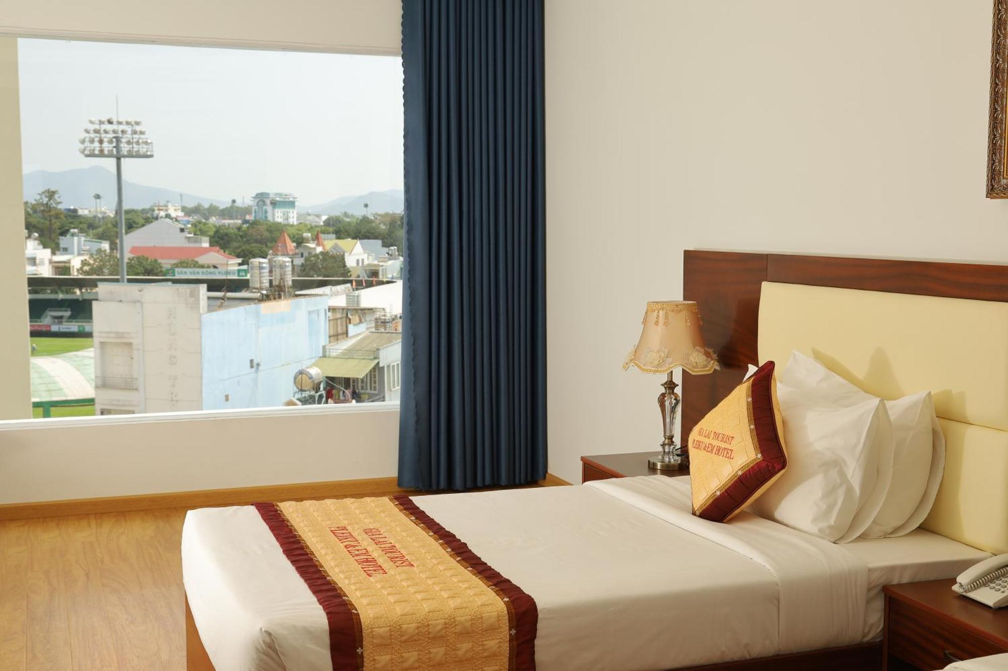 Pleiku & Em Hotel By Gia Lai Tourist Exterior photo
