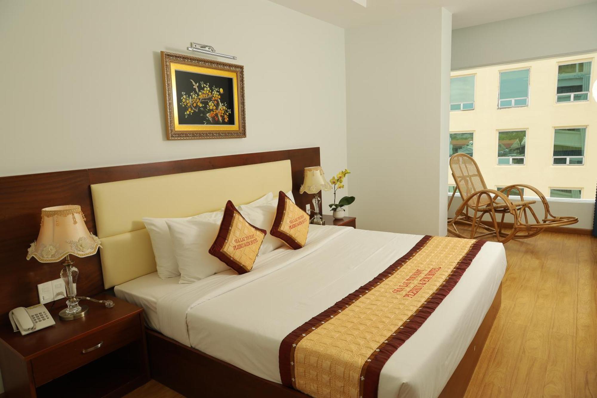 Pleiku & Em Hotel By Gia Lai Tourist Exterior photo