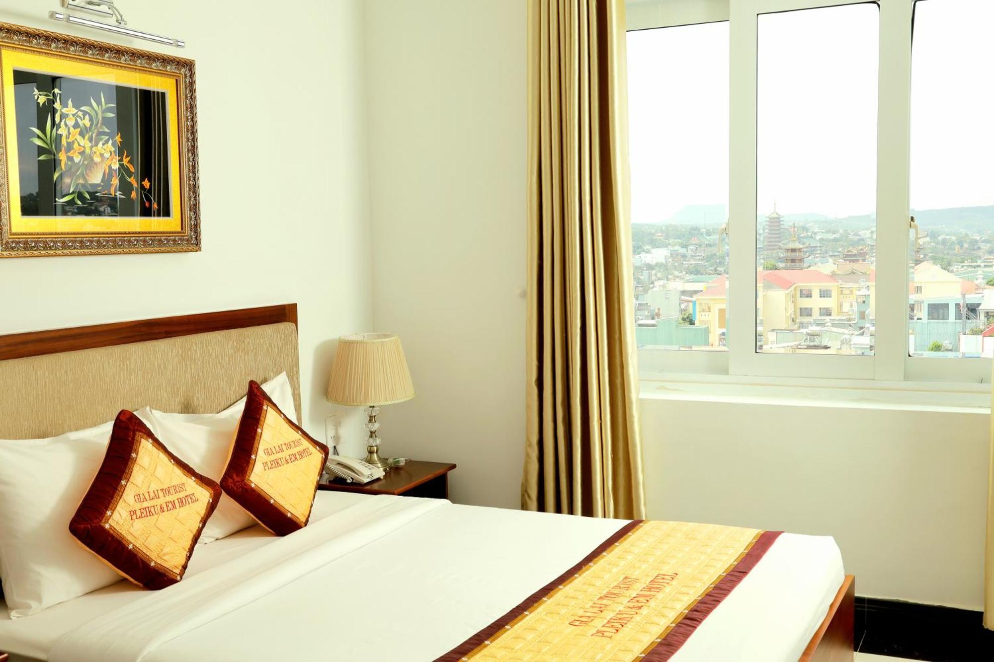 Pleiku & Em Hotel By Gia Lai Tourist Exterior photo