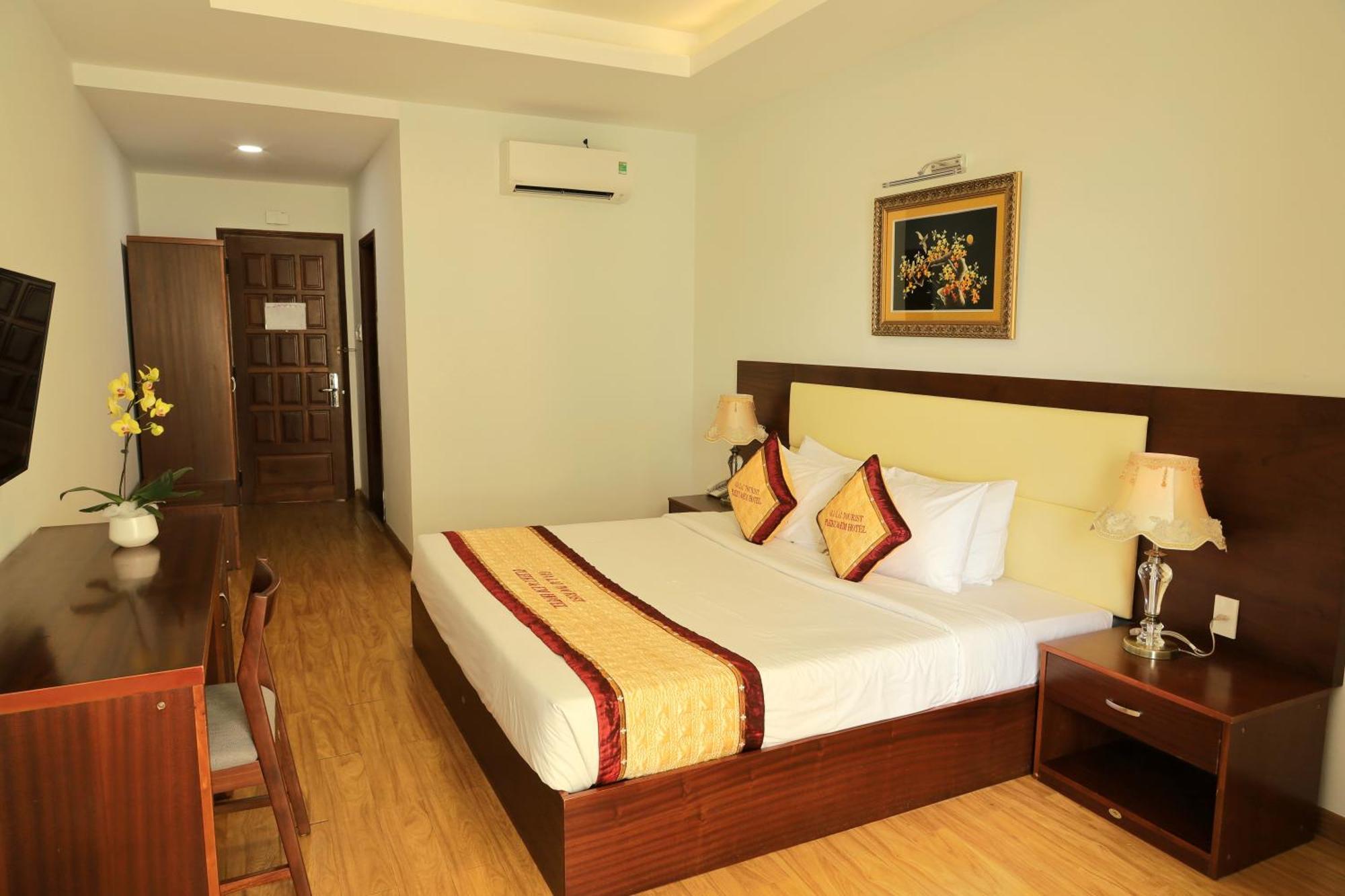 Pleiku & Em Hotel By Gia Lai Tourist Exterior photo