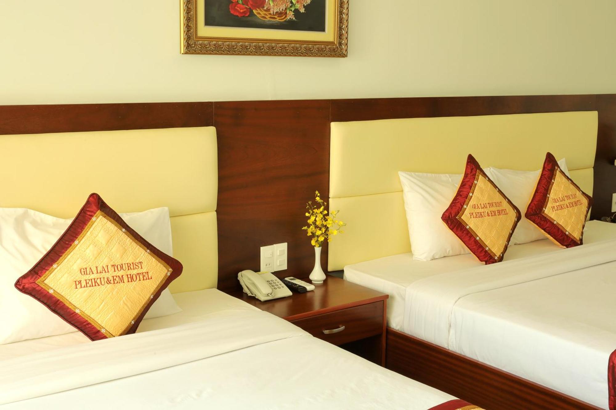 Pleiku & Em Hotel By Gia Lai Tourist Exterior photo